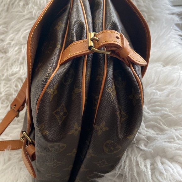 L V Saumur bag 100% Authentic - Picture 2 of 8